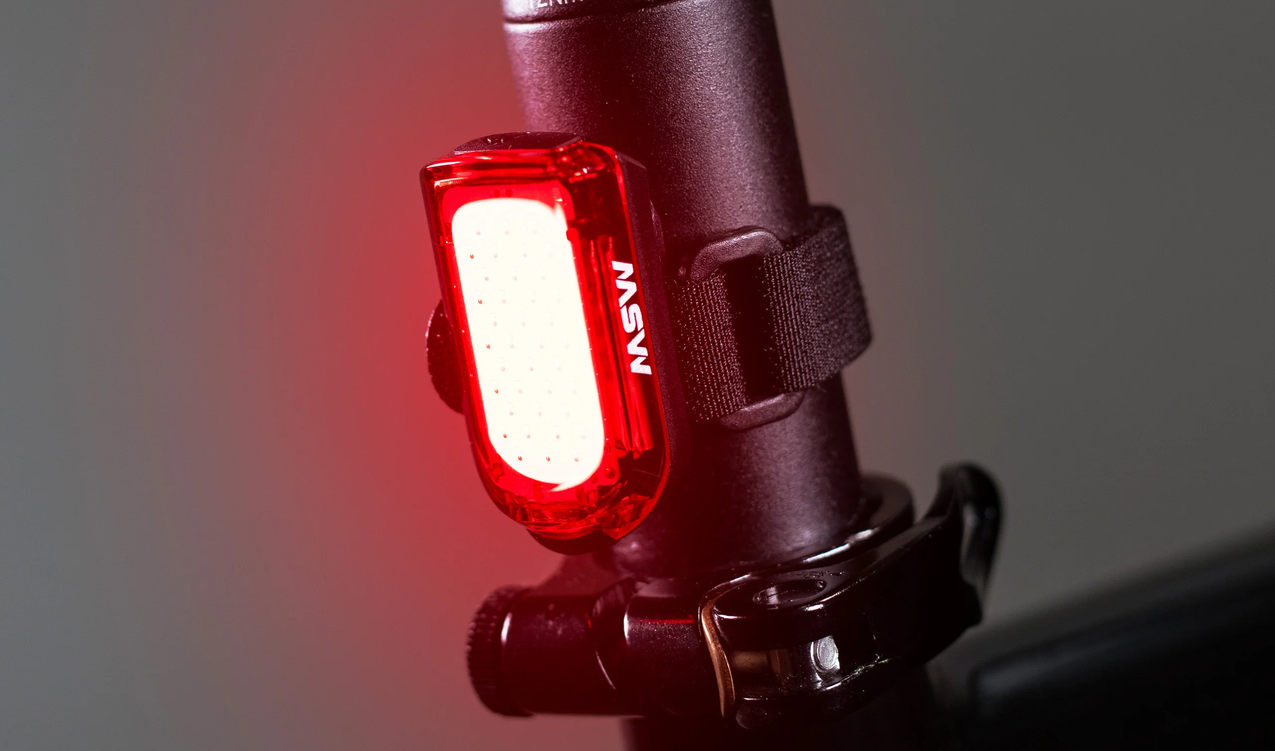 MSW Tigermoth 500 USB Lightset, 500 Lumen Headlight and 20 Lumen Taillight, Black - Image 3
